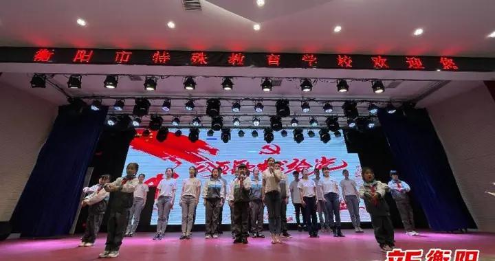 表扬可以增强孩子的自信心，但过度表扬会导致什么后果？游戏画面
